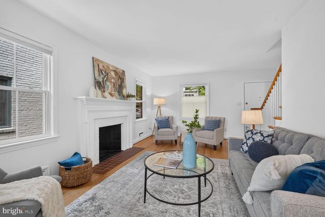 5622 MACARTHUR BLVD NW, Washington, DC 20016