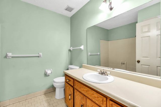 3545 Lake Towne Dr, Antioch, TN 37013
