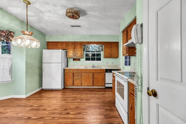 3545 Lake Towne Dr, Antioch, TN 37013
