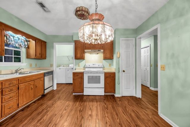 3545 Lake Towne Dr, Antioch, TN 37013