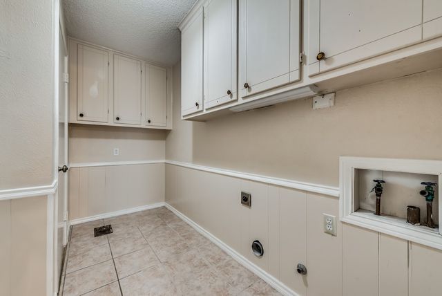 2240 Babalos Lane, Dallas, TX 75228