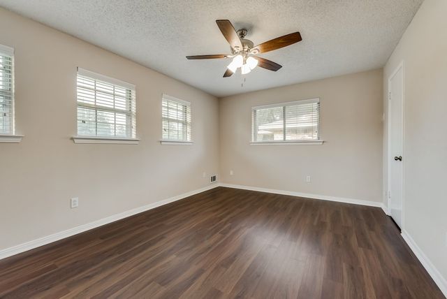 2240 Babalos Lane, Dallas, TX 75228