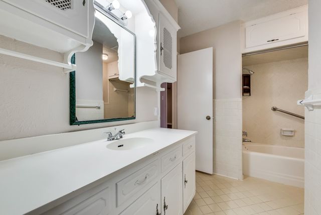 2240 Babalos Lane, Dallas, TX 75228