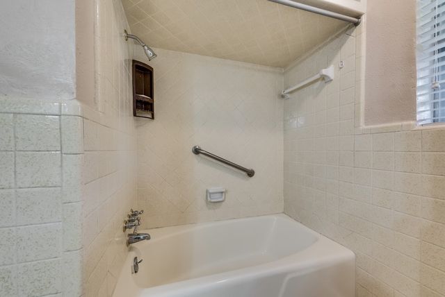 2240 Babalos Lane, Dallas, TX 75228