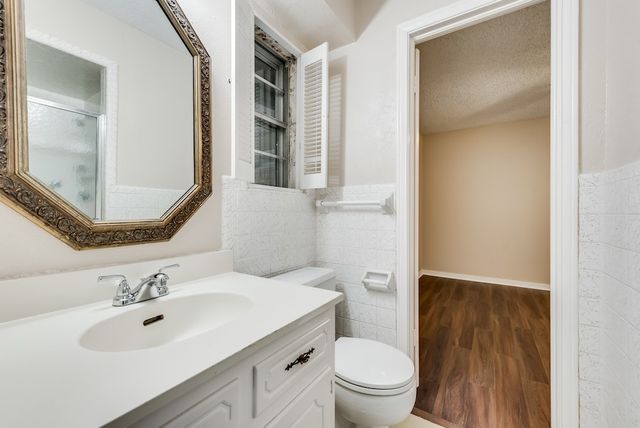 2240 Babalos Lane, Dallas, TX 75228