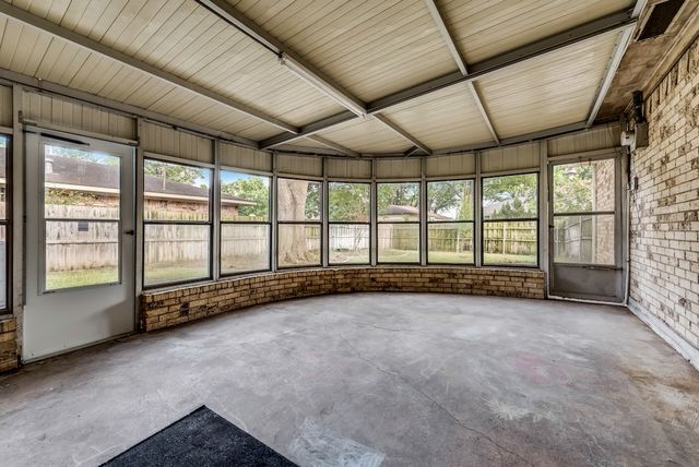 2240 Babalos Lane, Dallas, TX 75228