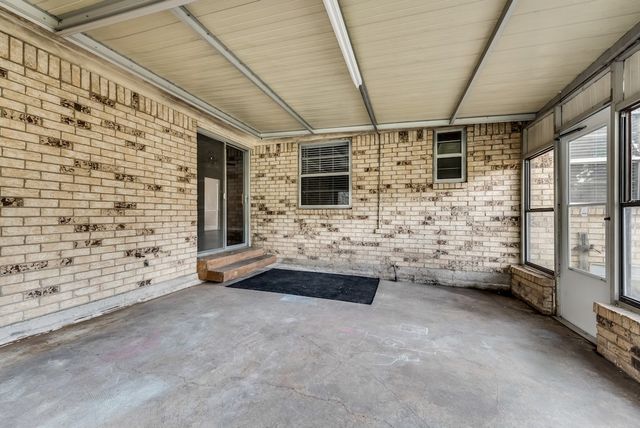 2240 Babalos Lane, Dallas, TX 75228