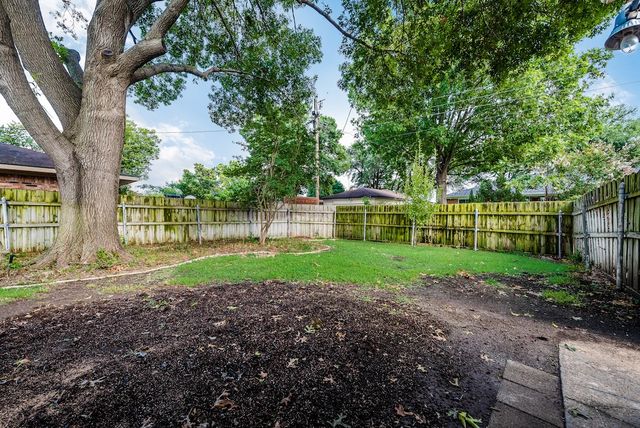 2240 Babalos Lane, Dallas, TX 75228