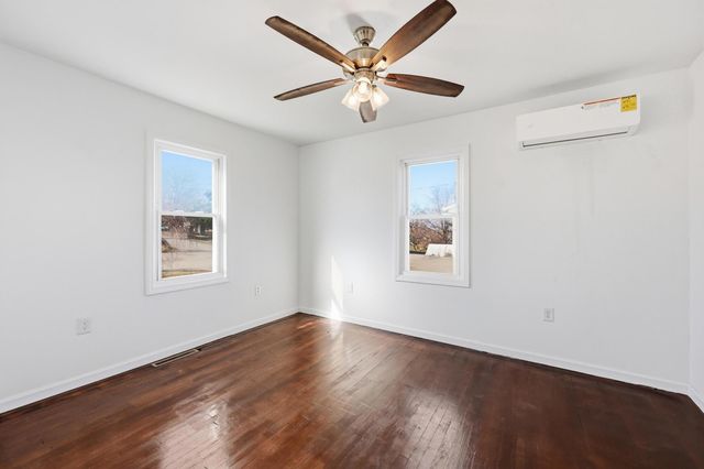 219 Curry Avenue, Harrodsburg, KY 40330