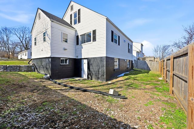 219 Curry Avenue, Harrodsburg, KY 40330