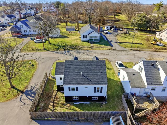 219 Curry Avenue, Harrodsburg, KY 40330