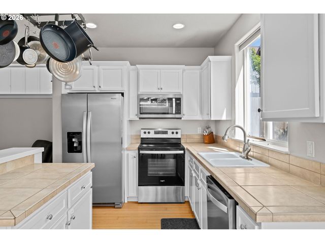 17474 Se RESERVE Loop, Milwaukie, OR 97267