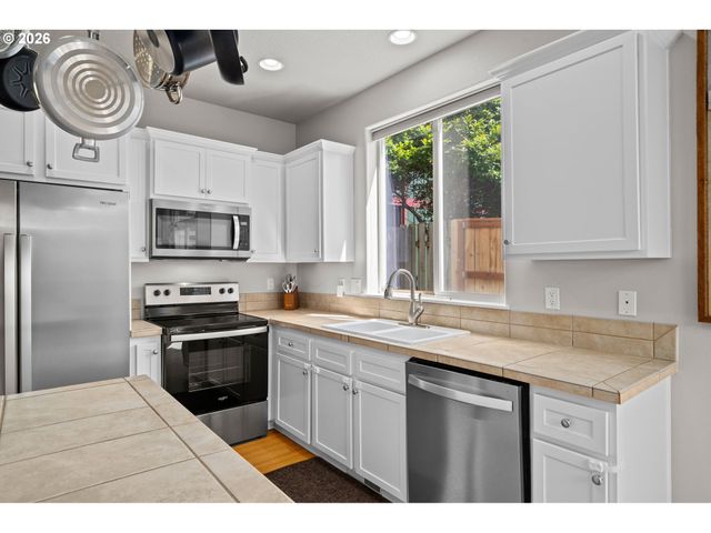 17474 Se RESERVE Loop, Milwaukie, OR 97267