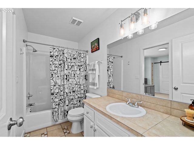 17474 Se RESERVE Loop, Milwaukie, OR 97267