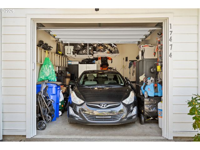 17474 Se RESERVE Loop, Milwaukie, OR 97267