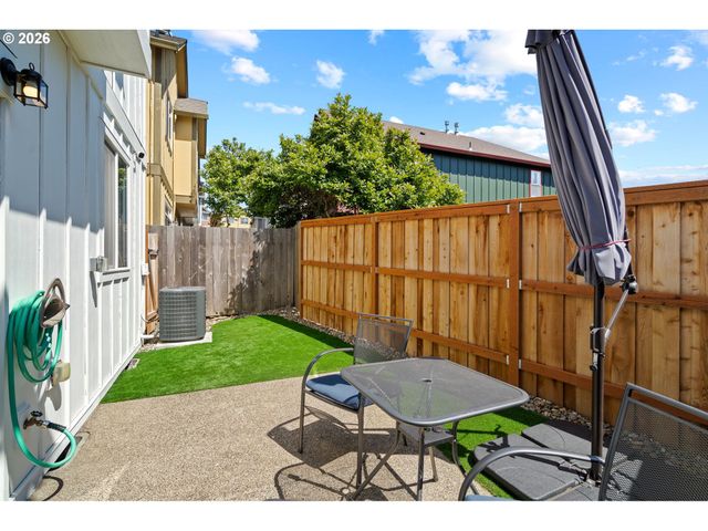 17474 Se RESERVE Loop, Milwaukie, OR 97267