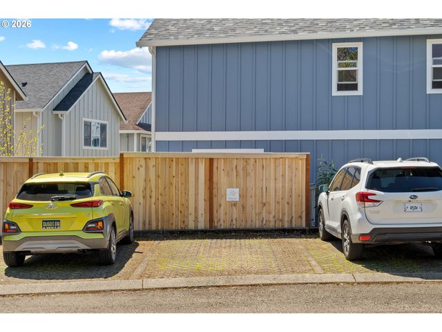 17474 Se RESERVE Loop, Milwaukie, OR 97267