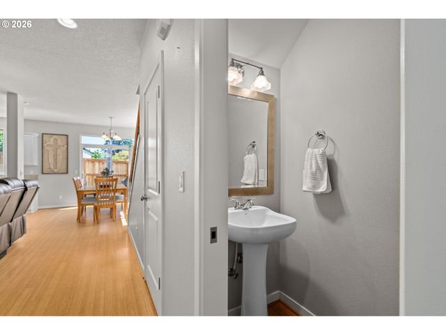 17474 Se RESERVE Loop, Milwaukie, OR 97267