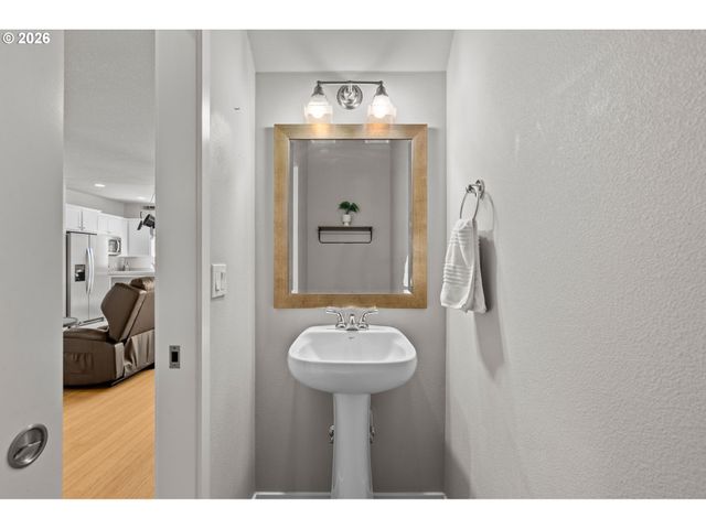 17474 Se RESERVE Loop, Milwaukie, OR 97267