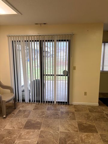 1710 Willow View Road 3, Urbana, IL 61802