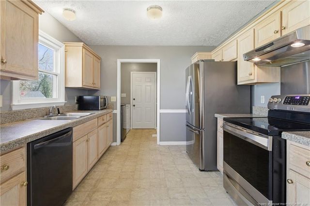 5204 Ballentine Street, Hope Mills, NC 28348