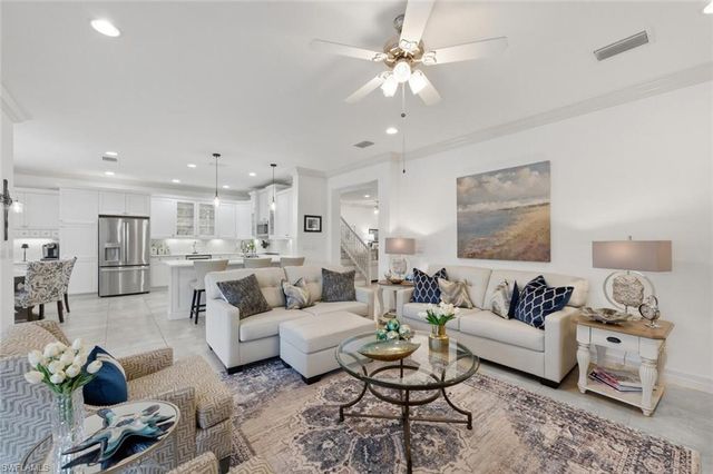 3306 Baltic DR, Naples, FL 34119