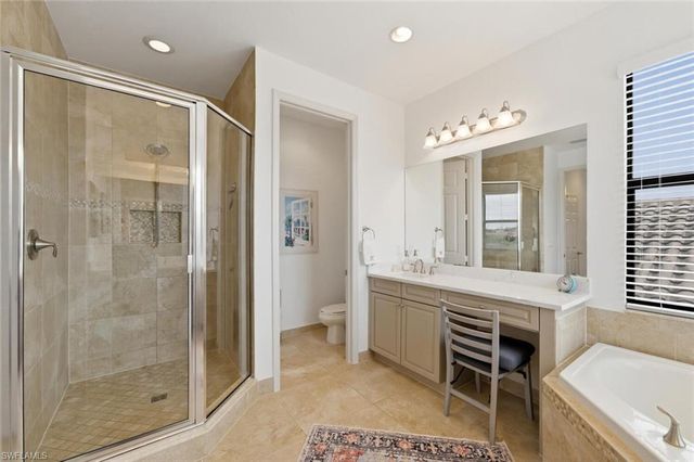 3306 Baltic DR, Naples, FL 34119