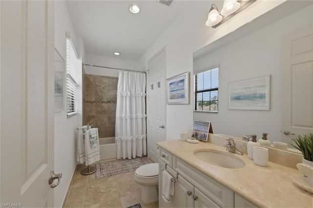 3306 Baltic DR, Naples, FL 34119