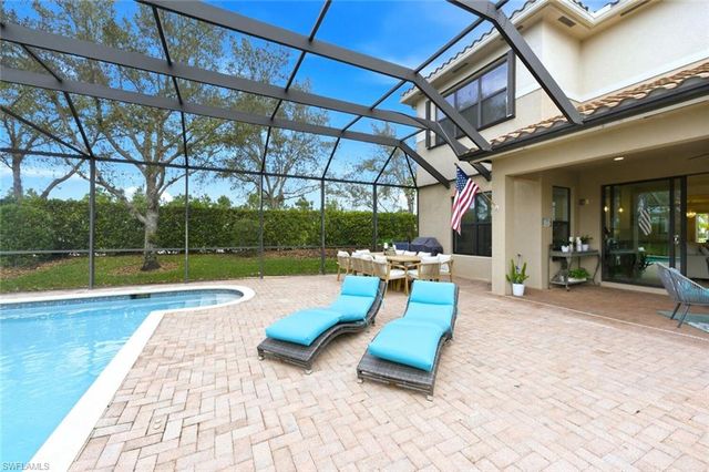 3306 Baltic DR, Naples, FL 34119