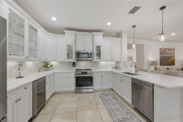 3306 Baltic DR, Naples, FL 34119