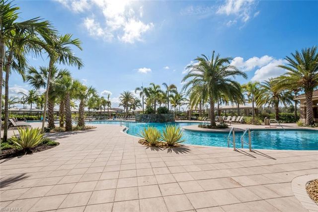 3306 Baltic DR, Naples, FL 34119