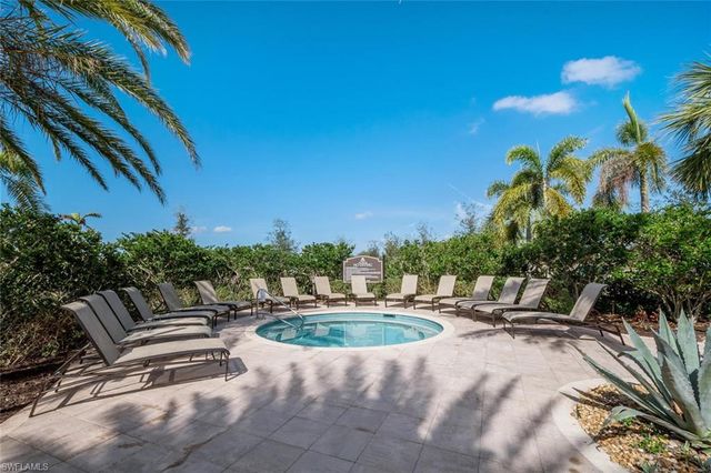 3306 Baltic DR, Naples, FL 34119