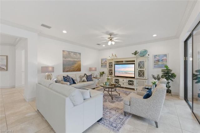 3306 Baltic DR, Naples, FL 34119