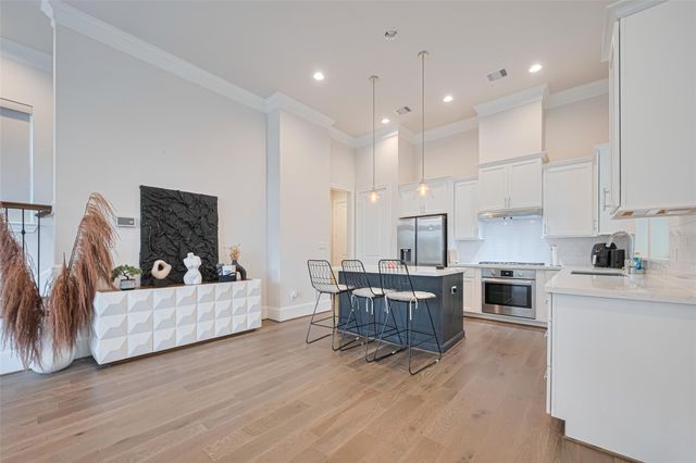 5308 S Capitol Street, Houston, TX 77023