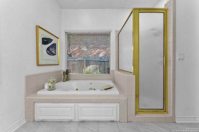 18210 Crystal Ridge Dr, San Antonio, TX 78259