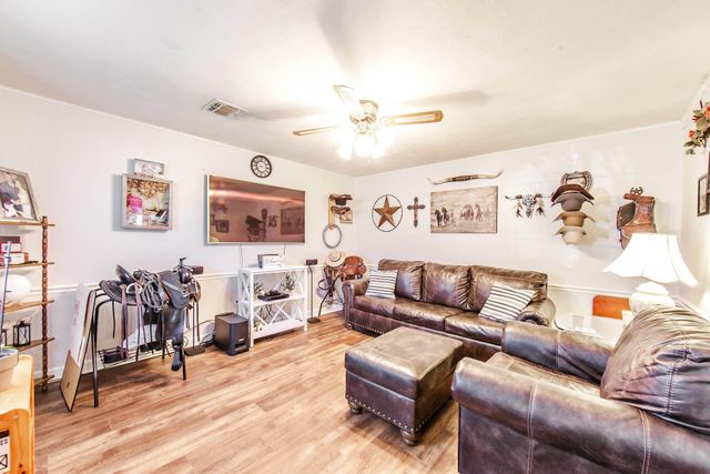 511 Holiday Dr, Houma, LA 70364