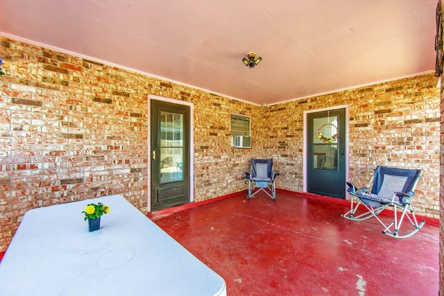 511 Holiday Dr, Houma, LA 70364