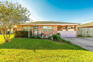 511 Holiday Dr, Houma, LA 70364