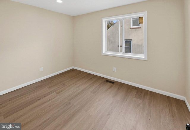 6 OLIVE ST, Salem, NJ 08079