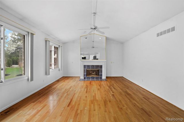 3041 Courtfield Drive, Rochester Hills, MI 48309