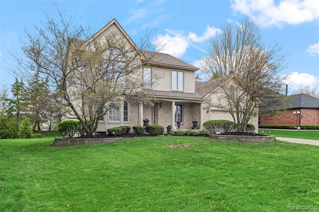 3041 Courtfield Drive, Rochester Hills, MI 48309