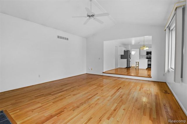 3041 Courtfield Drive, Rochester Hills, MI 48309