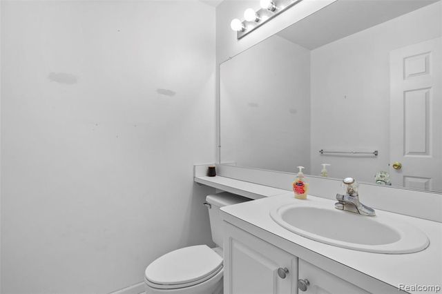 3041 Courtfield Drive, Rochester Hills, MI 48309