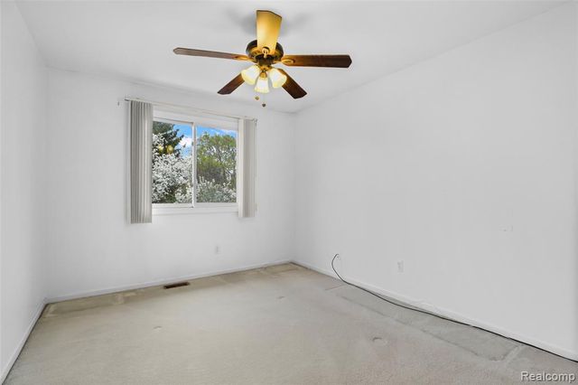 3041 Courtfield Drive, Rochester Hills, MI 48309