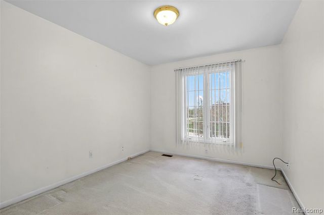 3041 Courtfield Drive, Rochester Hills, MI 48309