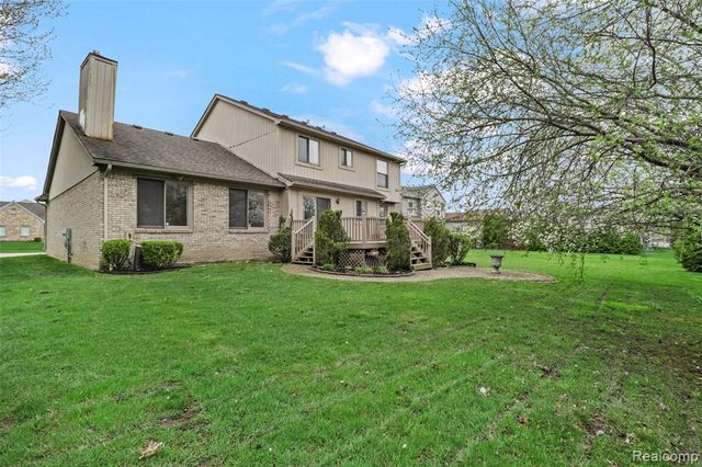 3041 Courtfield Drive, Rochester Hills, MI 48309