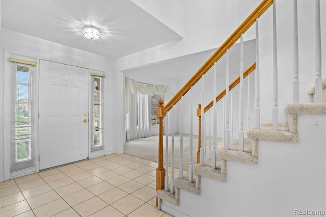 3041 Courtfield Drive, Rochester Hills, MI 48309