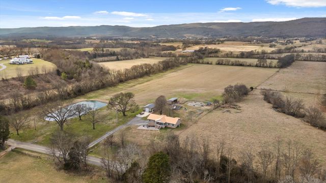 10115 Upper East Valley Road, Pikeville, TN 37367