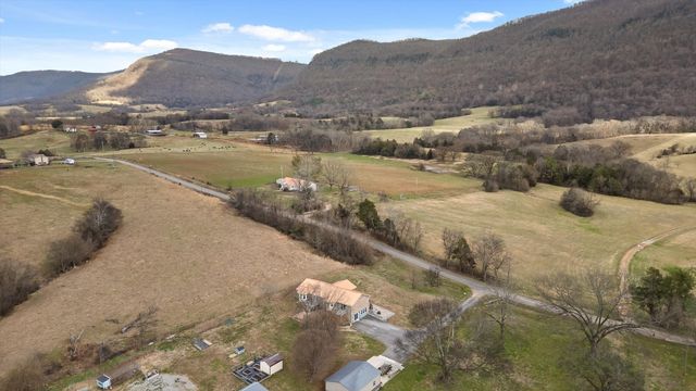10115 Upper East Valley Road, Pikeville, TN 37367