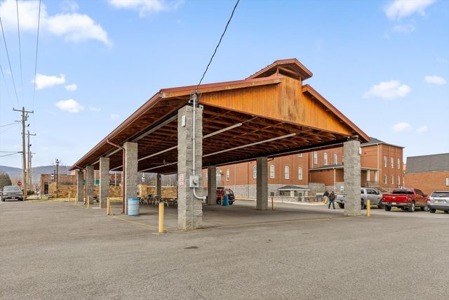 10115 Upper East Valley Road, Pikeville, TN 37367